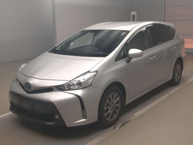 50086 Toyota Prius alpha ZVW41W 2020 г. (TAA Kantou)